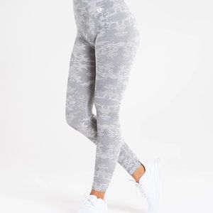 Women’s Best, CAMO SEAMLESS LEGGINGS Gray, Small, new no tag never wore.